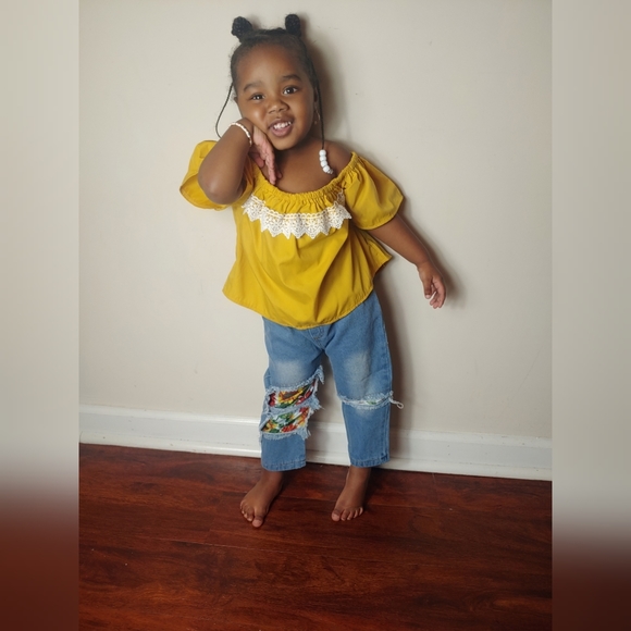 Golden Girl - Picture 4 of 6